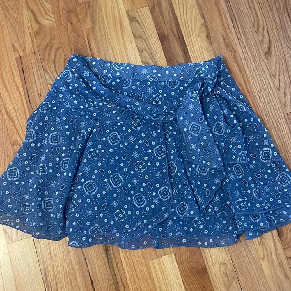 Aerie flowy blue pattern mini skirt